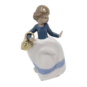 Nao by LLADRO #1095 - Girl With Flower Basket Off to Market Figurine Retired